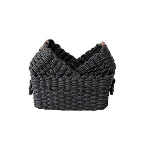 Panier de rangement en macramé de couleur noire classique qui offre une solution élégante pour les maisons minimalistes ou vintage modernes - Product Image 1