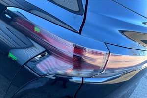 Toyota Sienna LE FWD 2024 Usada - con Bajo Kilometraje - Product Image 3