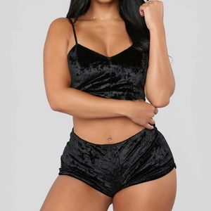 Nouveauté 2024 Ensemble de pyjama en velours de soie 100% confortable pour femmes 2 pièces Imprimé floral Vêtement de nuit Sexy à la mode Boutons Diamants - Product Image 4