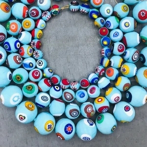 Perles de verre en cristal enroulées à rayures mixtes prêtes à expédier pour la fabrication de bijoux Perles au chalumeau en vrac à motifs de fleurs rondes à bas prix - Product Image 6