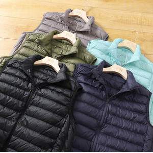 Personnalisé Hiver Plain Puffer Jackets Woven Bomber Vest Winter Clothes Loose Men's Warm Stuff Down Sleeveless Jacket for Men - Product Image 3
