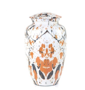 Lucianne urne en métal fabriquée à la main pour les cendres humaines restes de frêne blanc taille personnalisée souvenir complémentaire funéraire pour homme adulte - Product Image 4