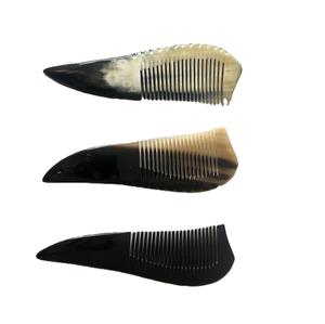 Peines iónicos antiestáticos personalizados, peine de cuerno de búfalo de dientes anchos para cuero cabelludo sensible para uso en salón y barbería - Product Image 5