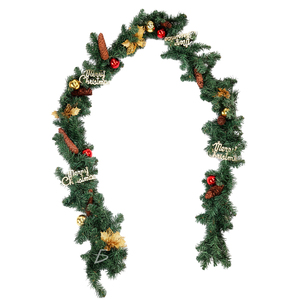 Lussuosa Ghirlanda Natalizia da 2,7m con Fogliame Artificiale in PVC Fatto a Mano e Ornamenti Design Fragole Dorate e Rosse - Product Image 1