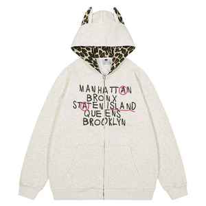 Sudadera con Capucha Personalizada para Hombre, 100% Algodón, Diseño Retro Americano con Estampado de Leopardo y Parches - Product Image 1