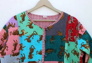 Chaqueta acolchada de algodón con estampado Kantha hecha a mano para mujer - Product Image 3