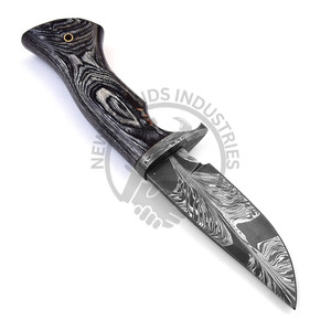 Acero de Damasco de grado Industrial forjado a mano 1095/15N20 hoja fija OEM caza Camping cuchillo multifuncional Pakkawood latón - Product Image 4
