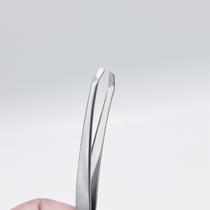 Pinzas para cejas con punta inclinada de acero inoxidable de calidad profesional con acabado pulido Curvo - Product Image 6