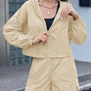 ชุดกางเกงขาสั้น2ชิ้นเสื้อกันลมแขนยาวผ้าไนลอนสำหรับผู้หญิงชุดวอร์มผ้าโพลีเอสเตอร์สำหรับฤดูร้อนออกแบบได้ตามต้องการ - Product Image 3