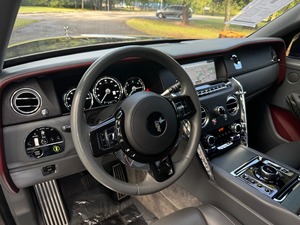 Rolls-Royce Cullinan 2020, 6-8L, V12 biturbo, transmission intégrale, automatique, SUV/Crossover - Product Image 6
