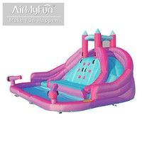 Toboggan aquatique double piste pour 4 enfants avec deux pulvérisateurs d'eau Castillo Inflable Rojos pour jeux aquatiques d'été