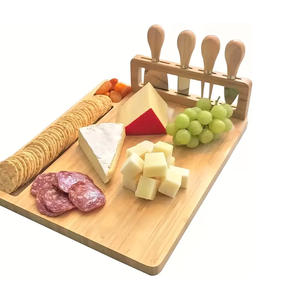 Tabla de Queso de Bambú de Primera Calidad con 4 Cuchillas - Gruesa de 36x28cm de Turquía - Product Image 2