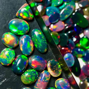 AAA belle qualité supérieure éthiopienne noir opale pierre précieuse naturelle multi opale de feu mélange forme Cabochon noir opale faisant des bijoux - Product Image 1