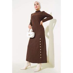 Robe décontractée en velours côtelé boutonnée marron avec jupe - Product Image 1