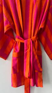 Albornoz bohemio romántico de algodón 100%, bata ligera de rayas naranjas, ropa de casa de invierno, conjunto de regalo ODM para Navidad - Product Image 4