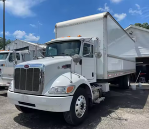 Camión de Caja Seca Peterbilt 337 de 2018, Listo para Exportación - Caja de 24 pies - Techo Translúcido - Para Mudanzas, Entregas, Transporte y Jardinería - Product Image 2