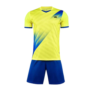 Uniforme de fútbol cómodo de alta calidad para hombres Precio al por mayor MOQ bajo para equipos de clubes y ropa deportiva - Product Image 5