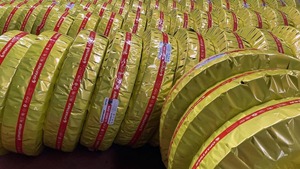 ซื้อยางรถบรรทุกเชิงพาณิชย์คุณภาพสูง ออกแบบมาเพื่อการใช้งานบนถนนที่หลากหลาย ให้ลักษณะการใช้งานที่ทนทาน จับถนนได้เสถียร และมีคุณค่าในระยะยาว - Product Image 4