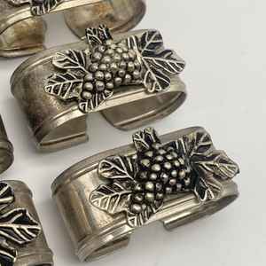 Ronds de serviette en rotin Décor de table en osier Ronds de serviette élégants pour une expérience culinaire élégante - Product Image 2