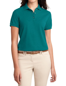 Maillot de sport décontracté pour femme à col rabattu, manches courtes, en jersey tricoté, avec logo personnalisé imprimé, 100 % polyester, idéal pour l'été et les activités de plein air - Product Image 1