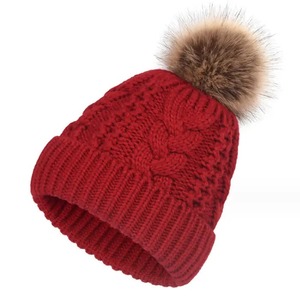 หมวกปอมปอมปอมอินเทรนด์กับเสื้อขนปุยที่สมบูรณ์แบบสำหรับสภาพอากาศหนาวเย็นหมวกปอมปอมปอมสไตล์แฟชั่นสำหรับทุกเพศพร้อมโลโก้ที่กำหนดเอง - Product Image 5