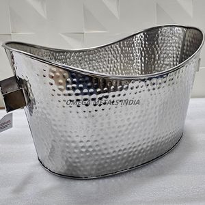 Cubo para Bebidas Ovalado de Acero Inoxidable, Elegante y Portátil, con Asas Laterales, Minimalista, Eficiente Energéticamente y Estético - Product Image 1