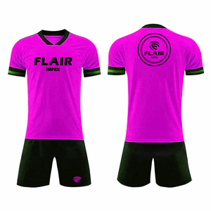 ชุดยูนิฟอร์มฟุตบอลคุณภาพดีที่สุด ออกแบบเองได้ ระบายอากาศได้ดี สวมใส่สบาย บริการ OEM สำหรับผู้เล่นชาย แขนสั้น ตัดเย็บด้วยระบบอัตโนมัติ - Product Image 3