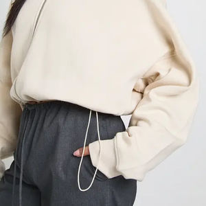 Sweat-shirt pour femme décontracté à prix d'usine, coupe confortable, service OEM, prix bas, design avec logo personnalisé, manches longues - Product Image 2