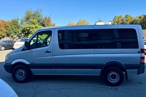 Mercedes-Benz Sprinter 2500 del 2013, usado en buen estado. - Product Image 3