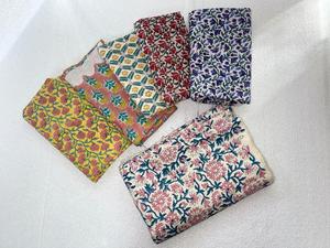 Tissus en coton sur mesure imprimés par blocs de bois et sérigraphiés convenant aux créateurs de mode et à l'ameublement. - Product Image 2