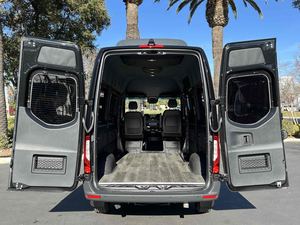 2023 SPRINTER 2500 144 Furgoneta de Pasajeros RWD con Luces DRL Automáticas Lista para Enviar - Product Image 2