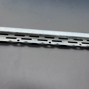 Perfil de Esquina Perforado en Forma de U de Acero Inoxidable Galvanizado para Unión de Yeso / Tira de Fijación - Product Image 3
