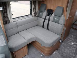 Autocaravana de Lujo Usada Barata BAIL EY AUTOGRAPH Euro 5 para 4-6 Personas con Aire Acondicionado y Microondas, Volante a la Derecha, Acero y Aluminio - Product Image 6