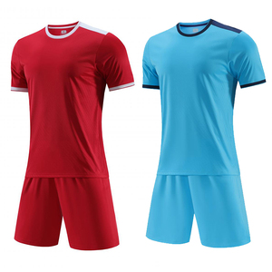 Uniforme de Fútbol Personalizado al por Mayor, Logotipo Personalizado, Jersey Ligero de Poliéster Transpirable con Impresión por Transferencia de Calor - Product Image 2