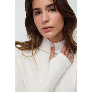 T-shirt à col montant en tricot côtelé pour femme, détail sur les doigts, coupe ajustée, longueur courte, respirant, en élasthanne, style décontracté sexy, taille XS - Product Image 3