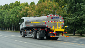รถบรรทุกน้ำดงเฟิง 20 ลูกบาศก์เมตร 6x4 4x2 / รถบรรทุกถังเก็บน้ำ - Product Image 6