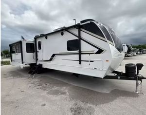 Remolque de Viaje Estándar Keystones C-o-l-e-m-a-n 13R USADO 2023 2024 para Acampar en Familia - Product Image 6