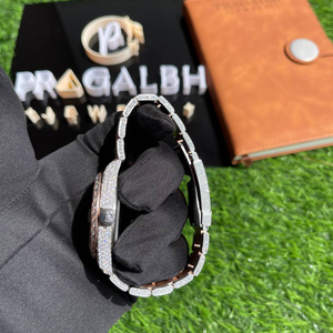 นาฬิกาข้อมือผู้ชาย PJ Classic Iced Moissanite Diamond สไตล์ธุรกิจแฟชั่น ระบบควอตซ์ ดีไซน์ฮิปฮอป หรูหรา สายสแตนเลสสตีล โครโนกราฟ - Product Image 3