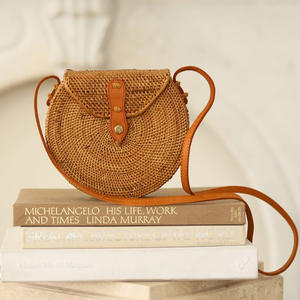 Sac rond en rotin durable, sac à main pour femme de haute qualité, prix abordable, avec fermeture à rabat. - Product Image 5