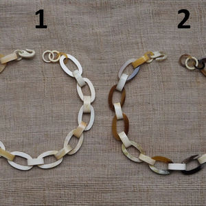 Collier de luxe en corne de buffle fait à la main, bijoux naturels et durables pour femmes, haute qualité - Product Image 1
