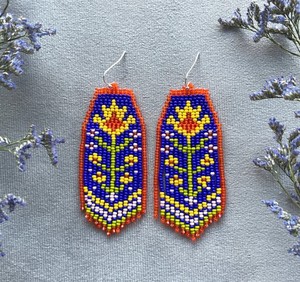 Pendientes de Flores de Alta Calidad con Cuentas, Pendientes Florales con Cuentas de Semillas, Pendientes con Flecos de Cuentas, Brillantes - Product Image 1