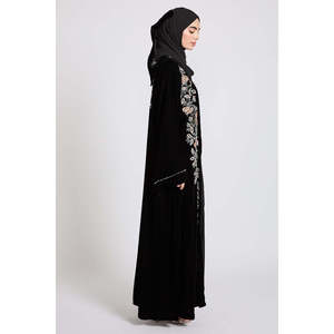 Abaya Ouverte Ornée de Velours de Luxe Quatre Pièces-Noir - Product Image 5