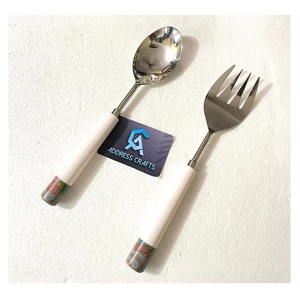 ชุดช้อนสลัดสแตนเลสพร้อมด้ามเรซิ่นสไตล์วินเทจ อุปกรณ์ครัวสุดหรู ราคาขายส่ง - Product Image 4