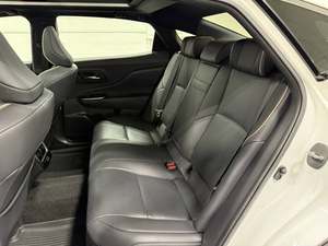 สะอาด2024 TO-Yo-TA Cr_o_wn จำกัด AWD - Product Image 2