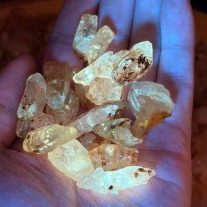 Vente en gros <span class=keywords><strong>de</strong></span> pierres <span class=keywords><strong>de</strong></span> guérison en quartz pétrolier rare <span class=keywords><strong>de</strong></span> 2 à 4 cm, artisanat poli, quartz pétrolier fluorescent, spécimen minéral - Product Image 2