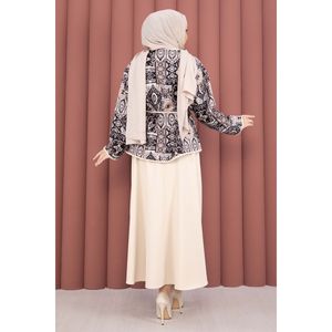 Conjunto de Dos Piezas de Chaqueta y Falda con Patrón Étnico en Tweed Beige, Talla XS/XS - Diseño Etéreo de Top y Falda Corta - Product Image 5