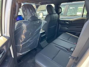 Nuevo/Usado 2024 para Prado LC250 2.4L SUV Automático R20 Volante a la Izquierda Cuero Gasolina Luces LED en Venta - Product Image 3