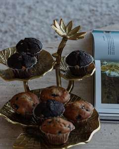 Présentoir à gâteau en métal à 3 niveaux fini en or Conception de feuille de coulée Vente à chaud Tasses de service et présentoir à gâteau - Product Image 4