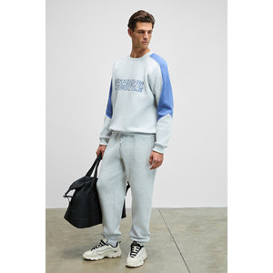 Pantalones Deportivos GRIMELANGE LUXER para Hombre con Cintura Elástica, Puños Elásticos y Bolsillos con Ribete - Product Image 2