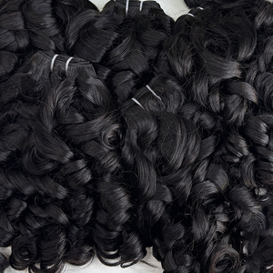 Extensiones de Cabello Humano Rizado y Voluminoso de Camboya, Cabello Virgen Natural con Cutícula Alineada para Compradores Mayoristas - Product Image 1